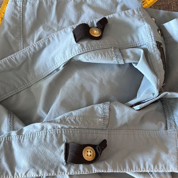 Mountain Hardwear Women's High-Rise Bermuda Shorts. Size 10 - Picture 10 of 10